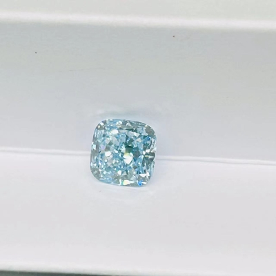 VS1 쿠션 브릴리언트형은 CVD 연구실 성장한 blue diamond를 3.2ct-3.6ct로 잘라주었습니다