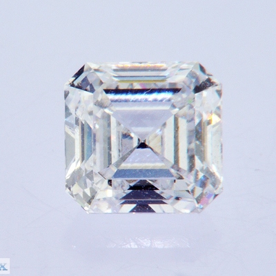 흰색 3.2ct 실험실에서 자란 CVD 다이아몬드 정사각형 에메랄드 아쉬어 모양 IGI 인증