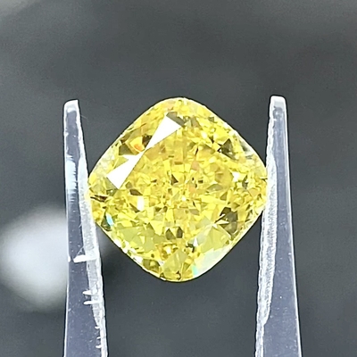 0.55ct 실험실에서 만든 노란색 다이아몬드 사각형 쿠션 모양 멋진 생생한 노란색 IGI 인증