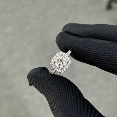 1.008ct 둥근 D/E VVS CVD 백색 다이아몬드 반지 IGI 인증을 가진 성장 다이아몬드 반지