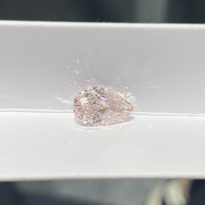 1.64CT 배 형상 시험소 핑크색 재배 밝은 변동 장식적 드릴은 달걀 모양 재배 다이아몬드 4를 찌릅니다